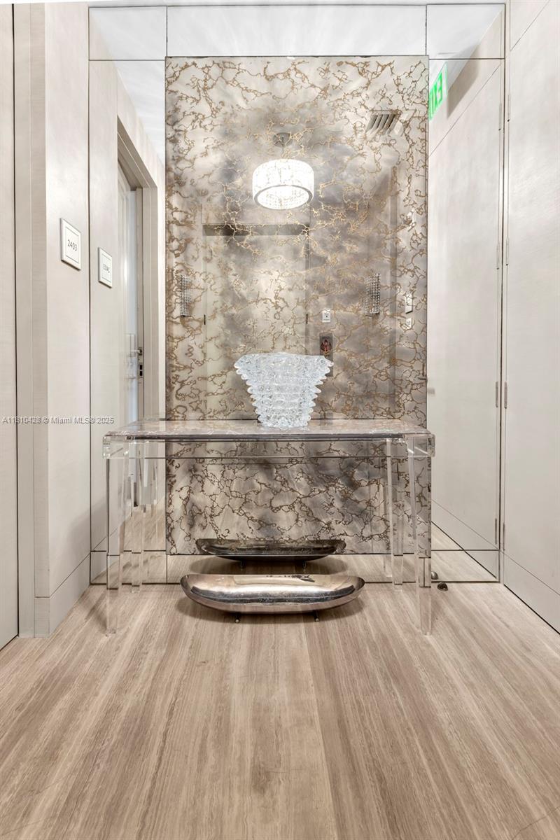 Guest suite with en-suite bath